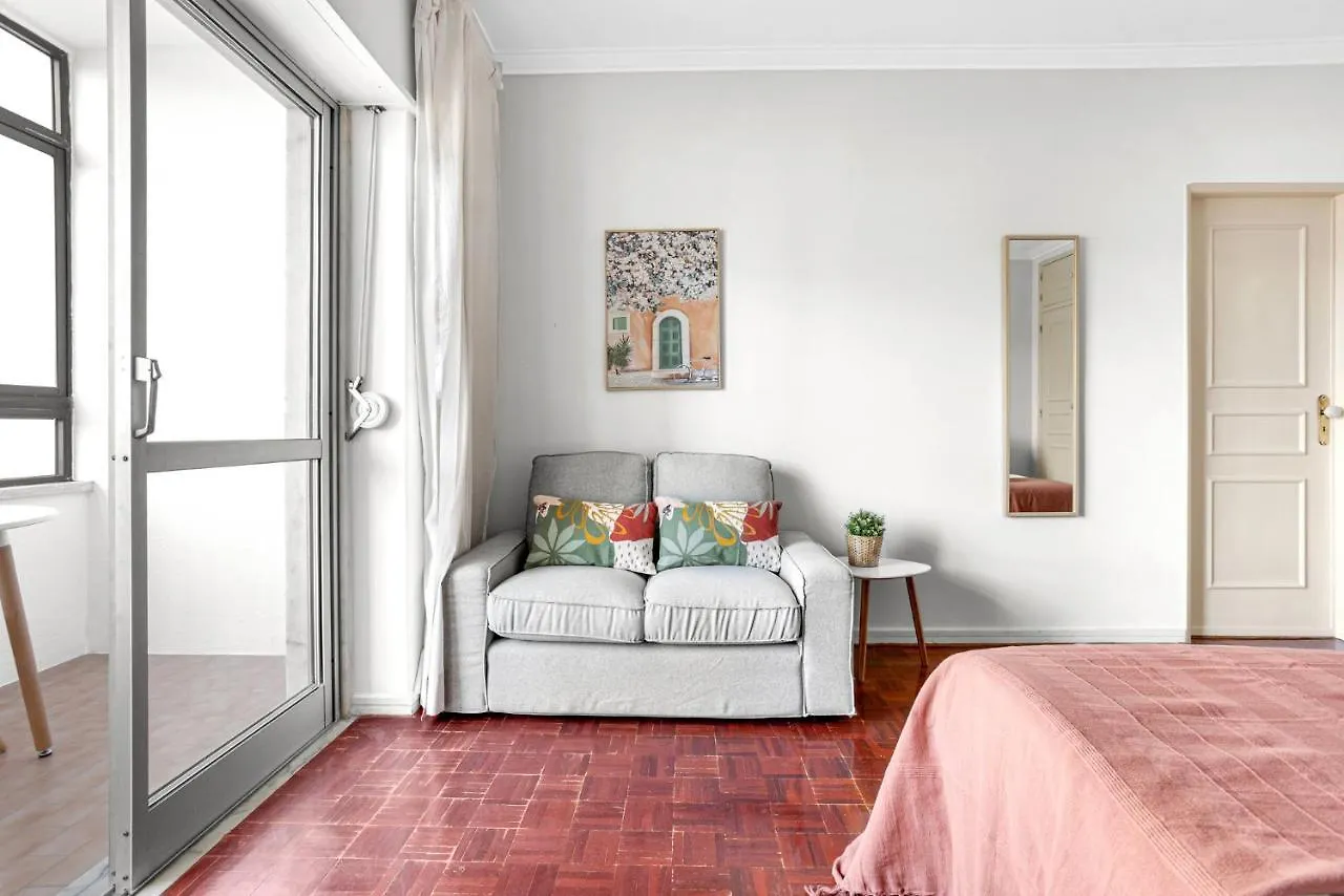 Gasthof Wonderful Shared Apartment In Alfornelos - Near Metro! Lisboa