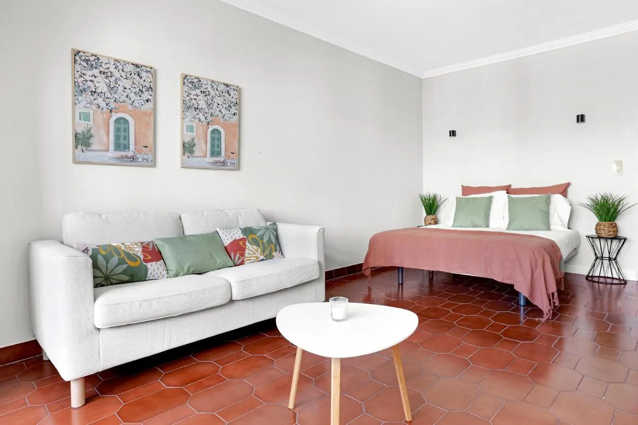 Gasthof Wonderful Shared Apartment In Alfornelos - Near Metro! Lisboa