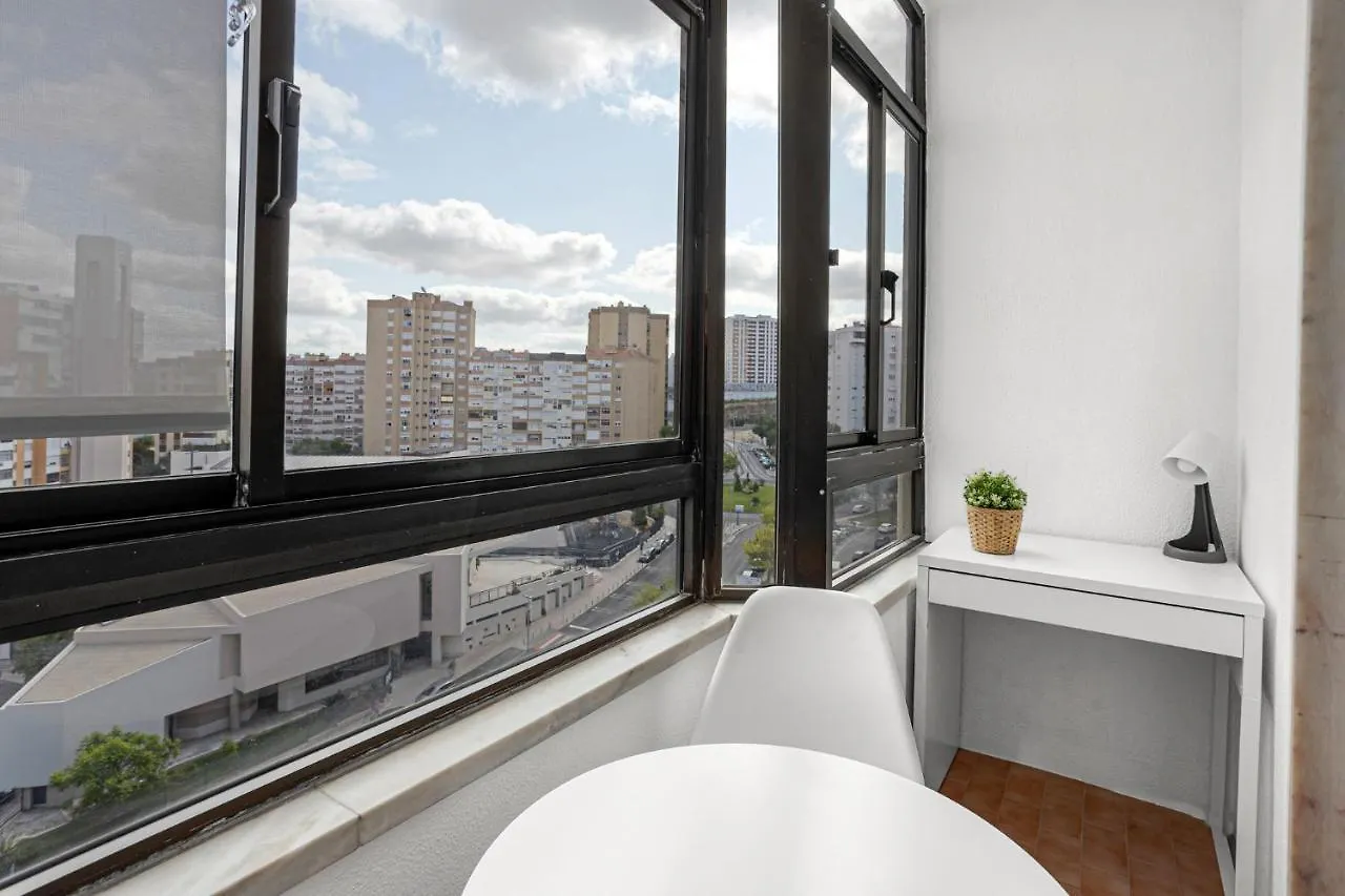 Wonderful Shared Apartment In Alfornelos - Near Metro! Lisboa Gasthof Lissabon