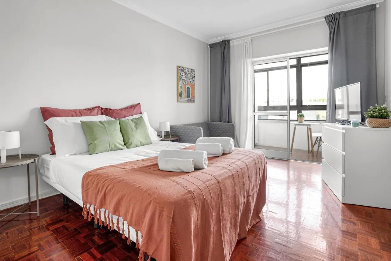 Wonderful Shared Apartment In Alfornelos - Near Metro! Lisboa 0*, Lissabon Portugal
