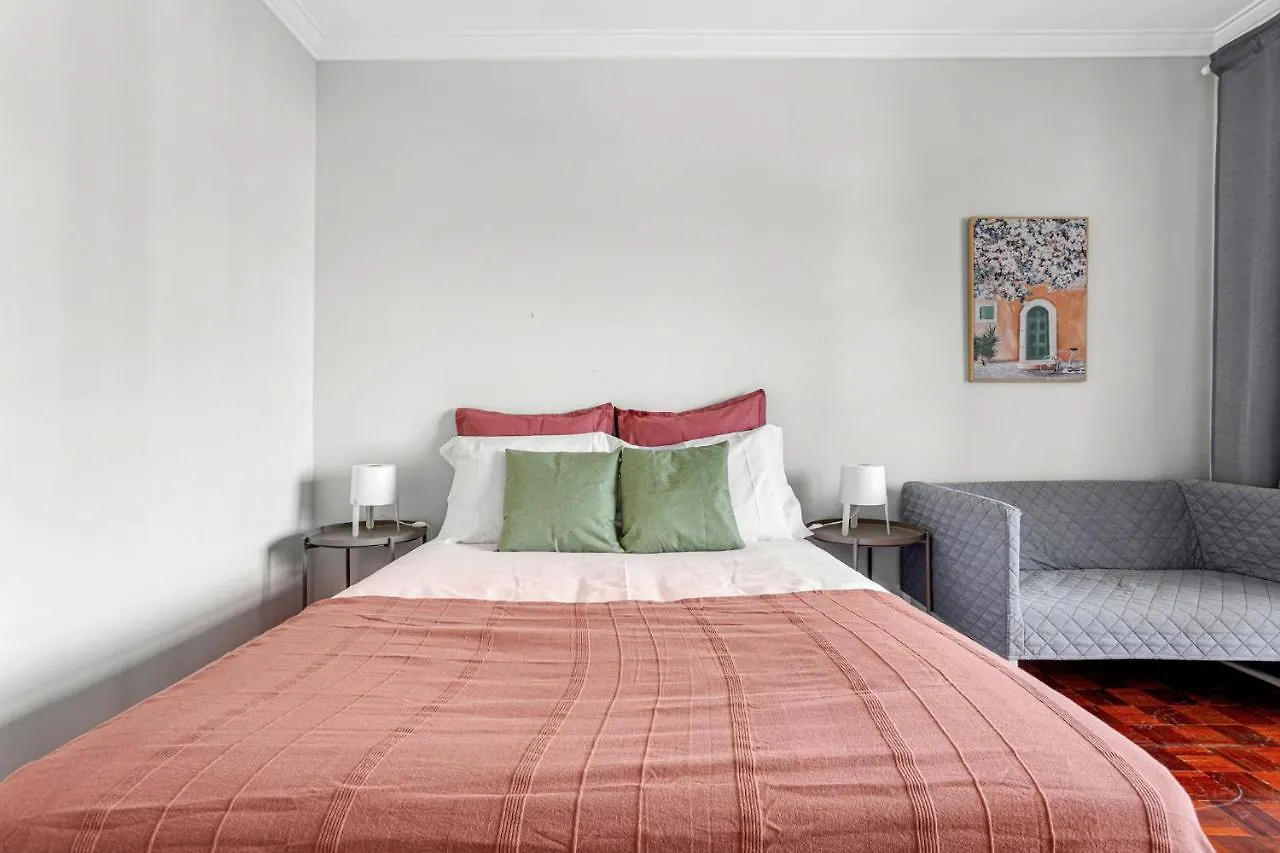 Wonderful Shared Apartment In Alfornelos - Near Metro! Lisboa 0*, Lissabon